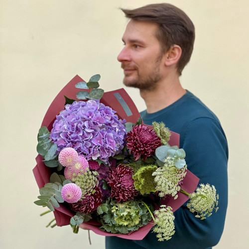 Елегантний букет у пурпурових тонах «Терпка слива»