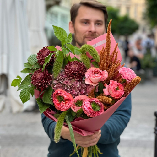 Bright seasonal bouquet «Autumn Serenade»