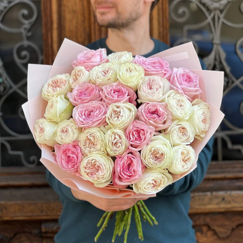 Душистый букет из 29 пионовидных роз Pink O’Hara и Lorena «Ароматная жемчужина»