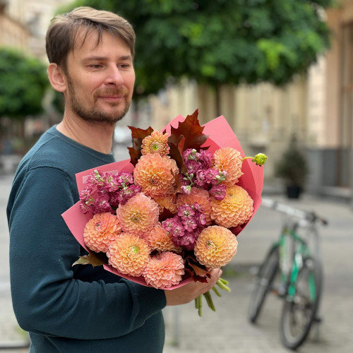 Романтичний сезонний букет «Осінні вулиці»