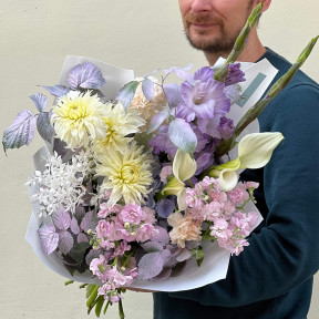 Світлий біло-бузковий букет «Казки Фей»