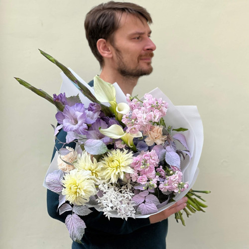 Світлий біло-бузковий букет «Казки Фей»