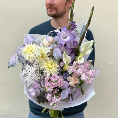 Світлий біло-бузковий букет «Казки Фей»