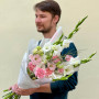 Світлий букет з гладіолусами «Рожевий промінь»