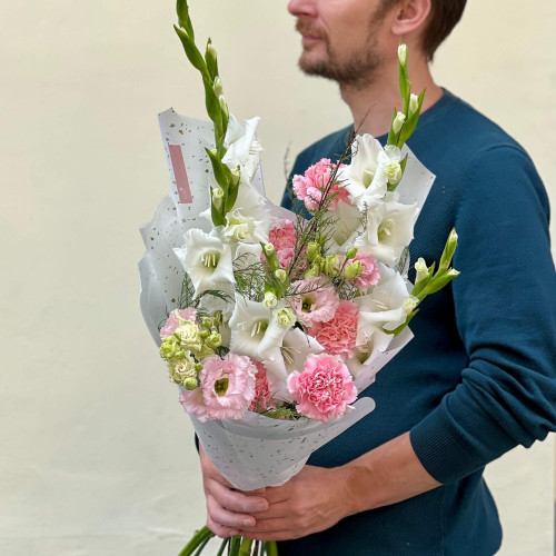 Світлий букет з гладіолусами «Рожевий промінь»