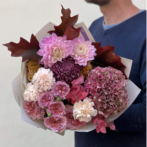 Елегантний сезонний букет «Лавандовий лате»