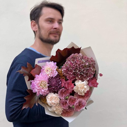 Елегантний сезонний букет «Лавандовий лате»