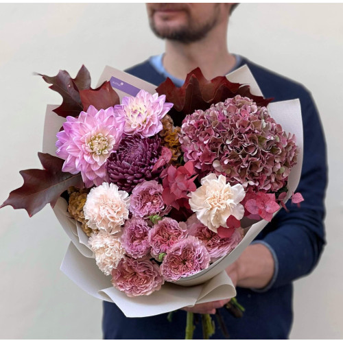 Елегантний сезонний букет «Лавандовий лате»