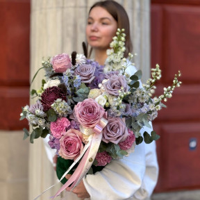 Вишукана коробка у бузкових кольорах «Смарагдове небо»