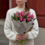 25 малинових тюльпанів у букеті «Солоденький дарунок»