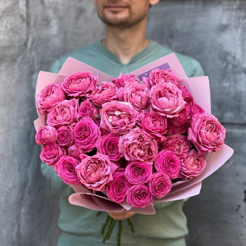 Чарівний букет із 9 гілок кущових троянд сортів Julieta Cerise та Fuchsia Lace «Малинова гармонія»