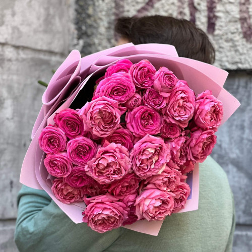 Чарівний букет із 9 гілок кущових троянд сортів Julieta Cerise та Fuchsia Lace «Малинова гармонія»