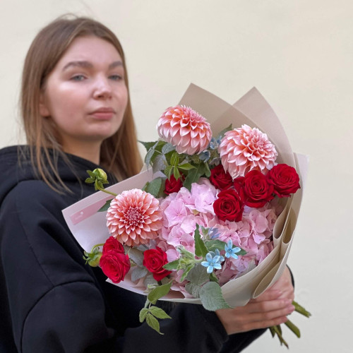 Різнобарвний милий букет «Ранкова зірочка»