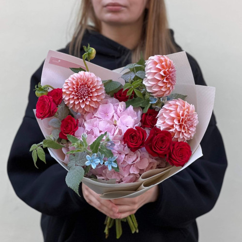 Різнобарвний милий букет «Ранкова зірочка»