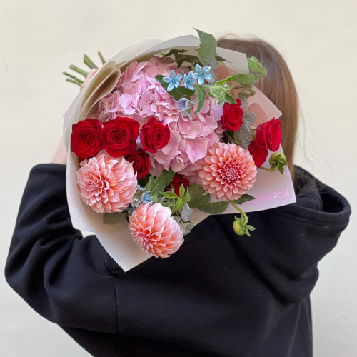 Різнобарвний милий букет «Ранкова зірочка»