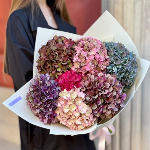 7 неймовірних осінніх гортензій у букеті «Хмари мрій»