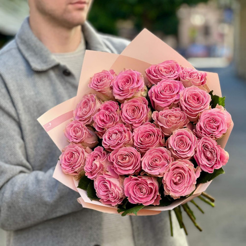 23 розы сорта Sarah в букете «Сладкий миг»