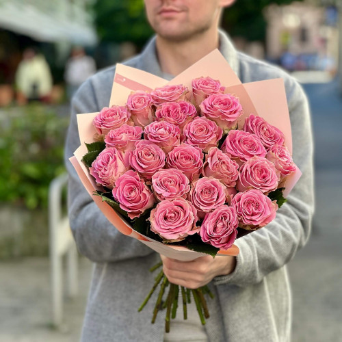 23 розы сорта Sarah в букете «Сладкий миг»