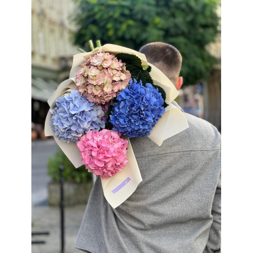 5 гортензий в букете «Осенний микс»