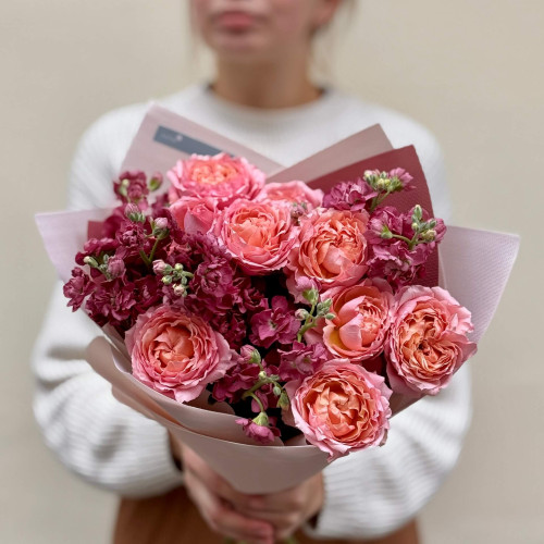 Cute fragrant bouquet with spray matthiola «Scented Jam»