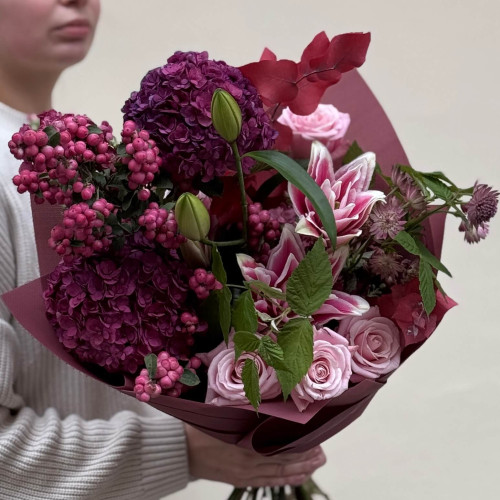 Розкішний букет з лілією «Аметистові сни»