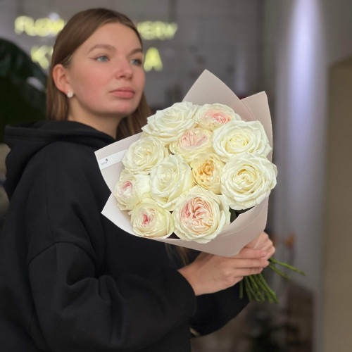 Мікс із 11 еквадорських троянд у букеті «Подих Онтаріо»