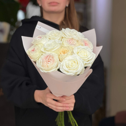 Мікс із 11 еквадорських троянд у букеті «Подих Онтаріо»