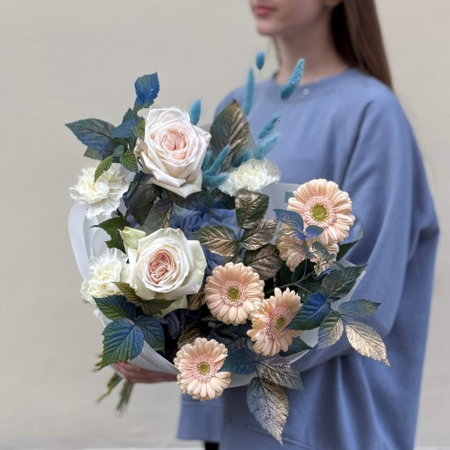 Мальовничий пастельний букет «Проблиск неба»