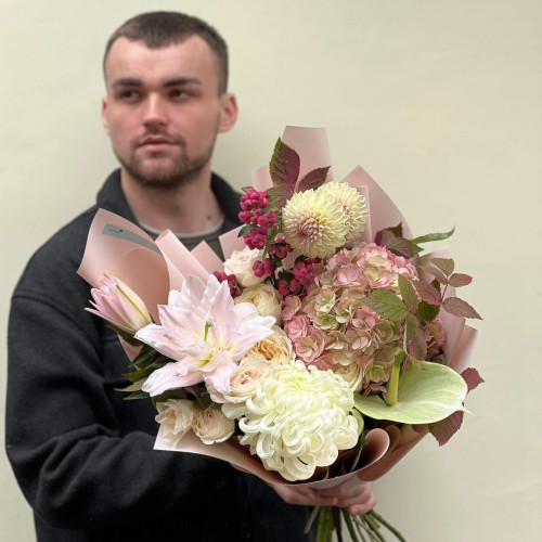 Ніжний букет у пастельних відтінках «Пудровий аромат»