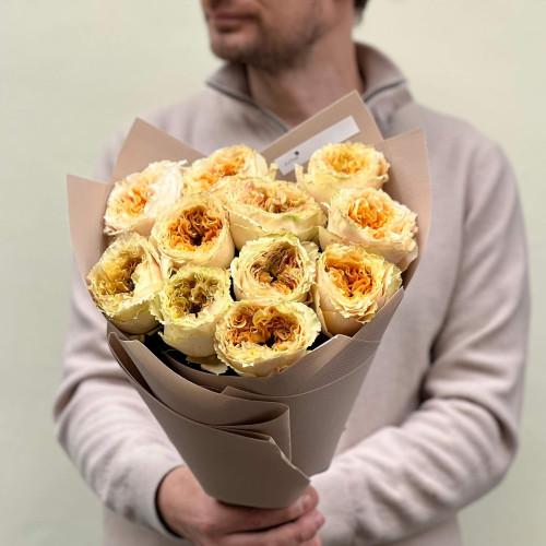 Роскошный букет из карамельной пионовидной розы Crystal «Цитриновое ожерелье»