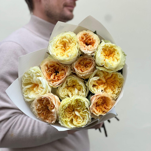 Життєрадісний теплий букет з півонієподібних троянд «Аромат цитрона»