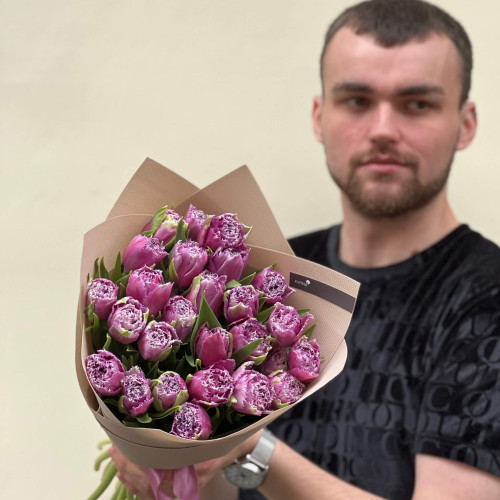 25 розкішних тюльпанів сорту Newcastle у букеті «Голандські чари»