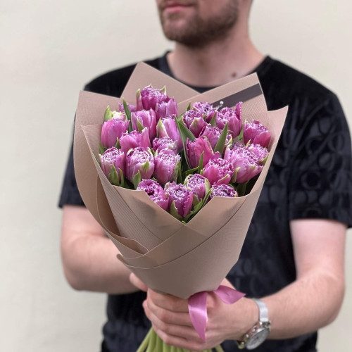 25 розкішних тюльпанів сорту Newcastle у букеті «Голандські чари»