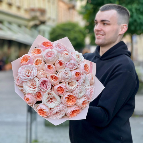 Мікс із 33 піоновидних троянд сортів Juliet та Princess Tsumugi «Королівська розкіш»