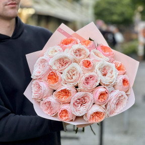 Мікс із 23 піоновидних троянд сортів Juliet та Princess Tsumugi «Мрія Принцеси»