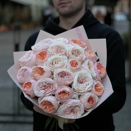 Мікс із 23 піоновидних троянд сортів Juliet та Princess Tsumugi «Мрія Принцеси»