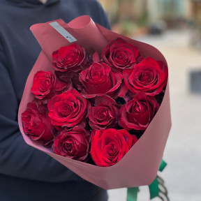 11 еквадорських троянд сорту Explorer у букеті «Осінній рубін»