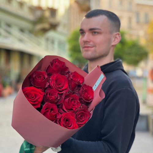 11 еквадорських троянд сорту Explorer у букеті «Осінній рубін»