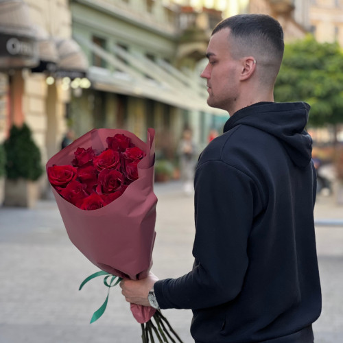 11 еквадорських троянд сорту Explorer у букеті «Осінній рубін»