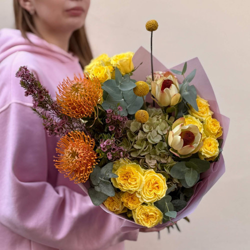 Яскравий цікавий букет «Ранковий сюрприз»