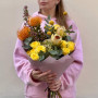 Яскравий цікавий букет «Ранковий сюрприз»