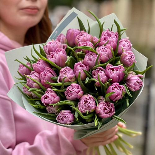 25 півонієвидних тюльпанів сорту Katinka у букеті «Бузковий настрій»