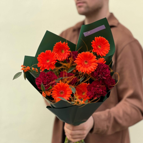 Яскравий букет з герберами «Запальні вогники»