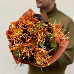 7 ексклюзивних незвичайних хризантем Cobra Bronze у букеті «Бронзове мереживо»