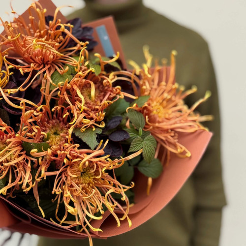 7 ексклюзивних незвичайних хризантем Cobra Bronze у букеті «Бронзове мереживо»