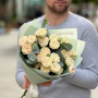 5 гілок вишуканої півонієвидної кущової троянди Champagne у букеті «Лист про кохання»
