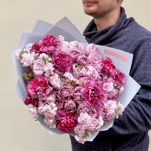 Пастельний букет з кущовою матіолою «Бузковий флер»