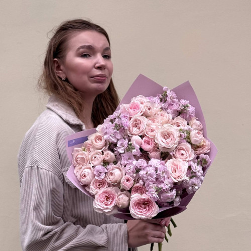 Ароматний букет з кущовою матіолою «Чарівний флер»