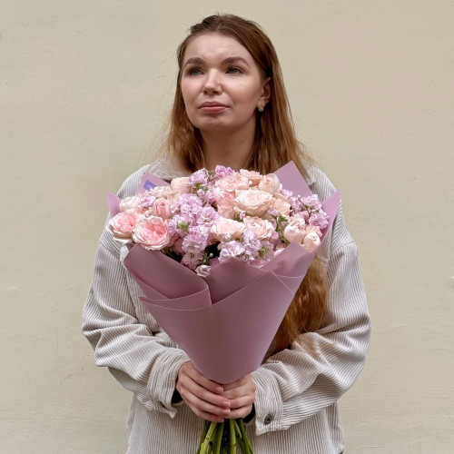 Ароматний букет з кущовою матіолою «Чарівний флер»