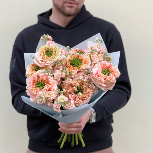 7 Melon X-Pression peony roses and bush matthiola in the bouquet «Melon Scent»